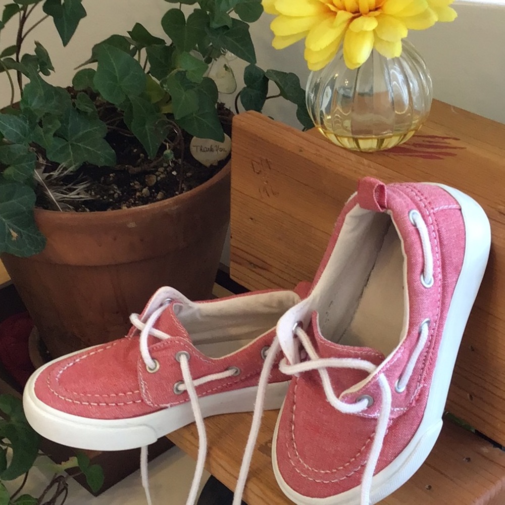 ‘Gymboree’ Faded Red Canvas/White Laces Slip-Ons - Picture 3 of 7